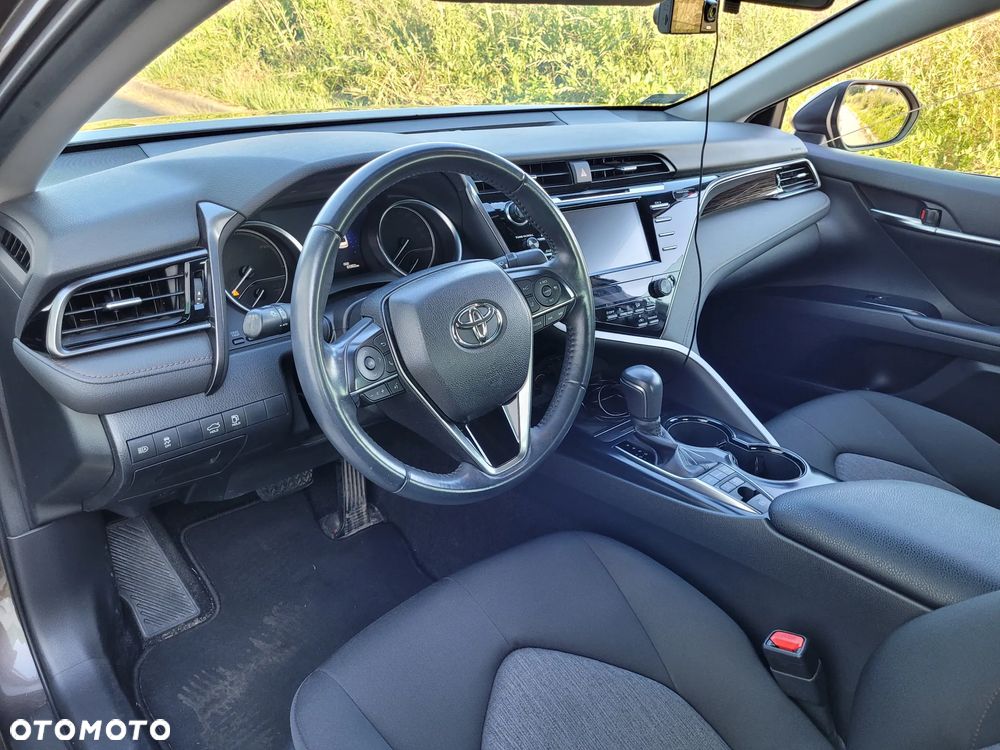 Toyota Camry - 6