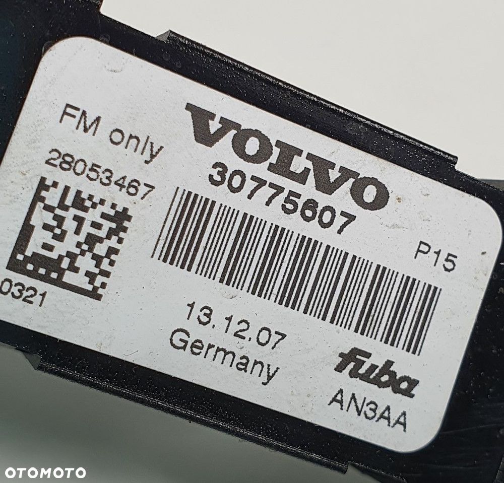 WZMACNIACZ ANTENY VOLVO C70 II 30775607 - 3