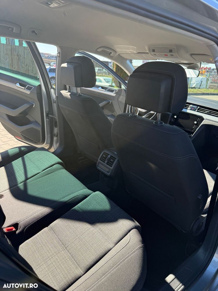 Volkswagen Passat 2.0 TDI DSG Comfortline - 9