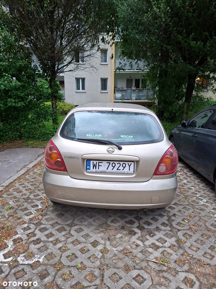Nissan Almera 1.5 Visia + - 5