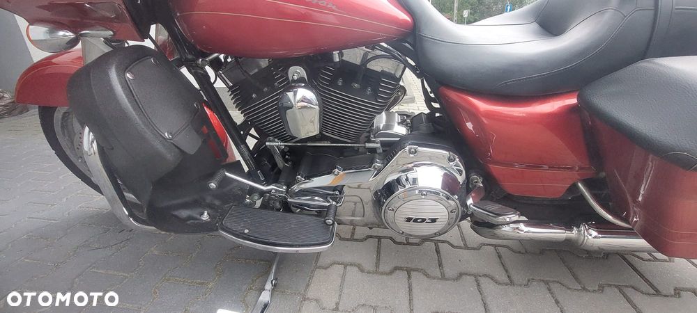 Harley-Davidson Touring Road Glide - 4