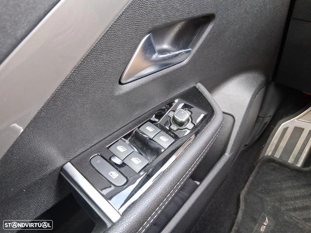 Opel Astra Sports Tourer - 25