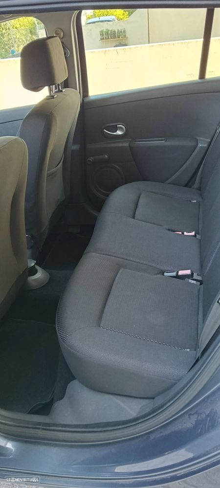 Renault Clio 1.2 16V Dynamique - 12