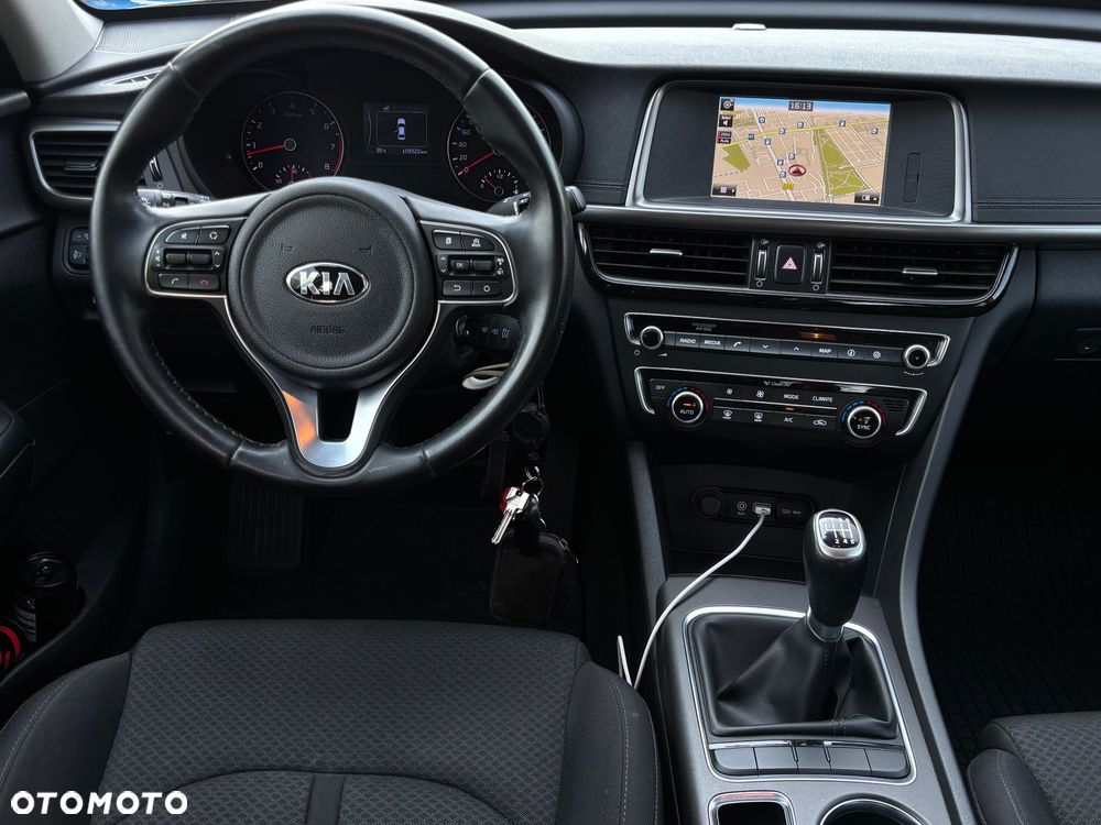 Kia Optima 2.0 L - 15