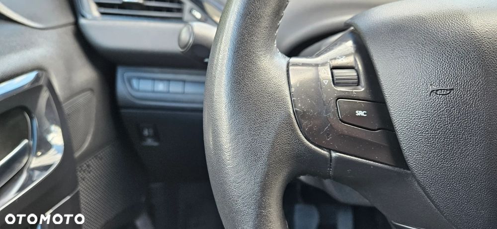 Peugeot 208 - 20