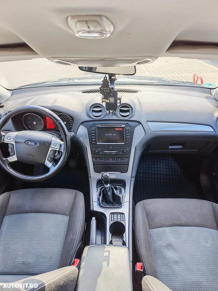 Ford Mondeo 2.0 TDCi Ambiente - 12