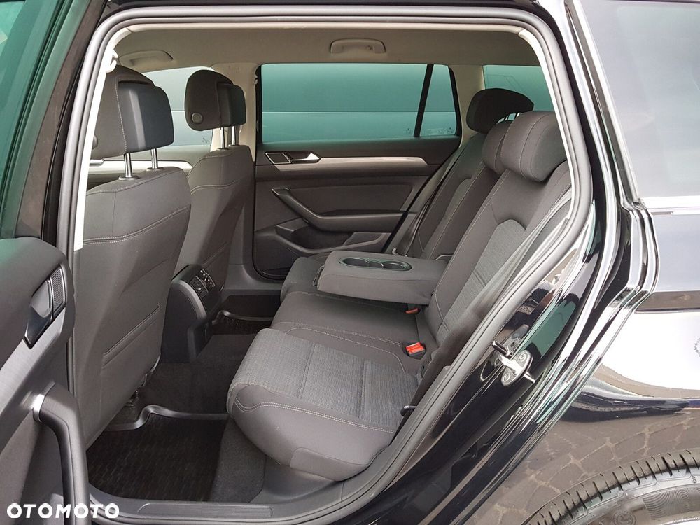 Volkswagen Passat Variant 2.0 TSI Elegance DSG - 33