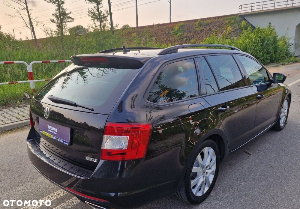 Skoda Octavia Combi 2.0 TDI (Green tec) RS - 37