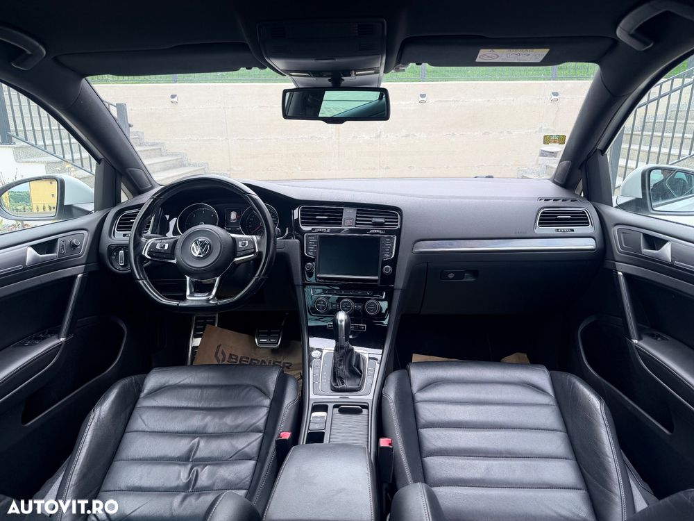 Volkswagen Golf - 8