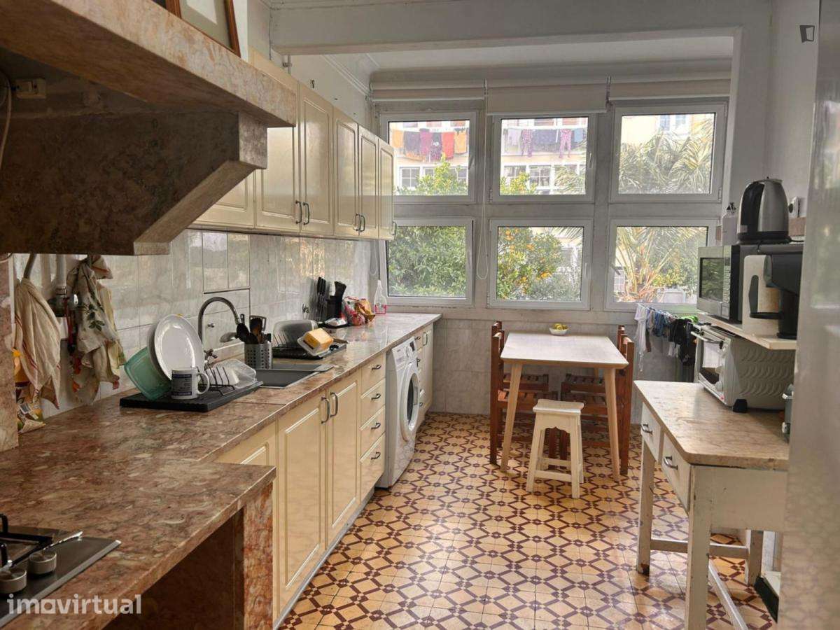 Quarto - localizado em Entrecampos Lisbon - Grande imagem: 5/16