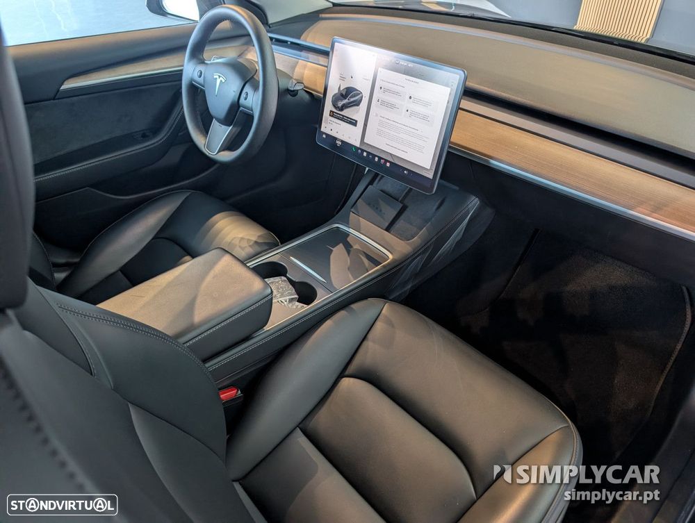 Tesla Model 3 - 9