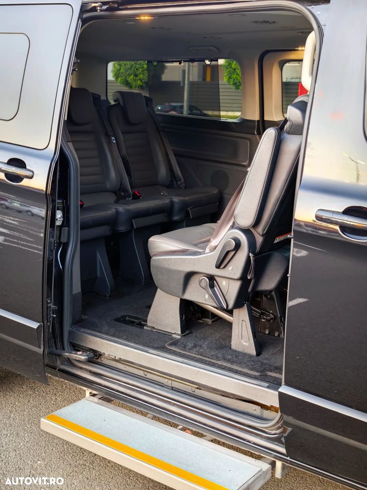 Ford Tourneo Custom Bus 320 2.0 EcoBlue 185 CP L1H1 Titanium Aut. - 12