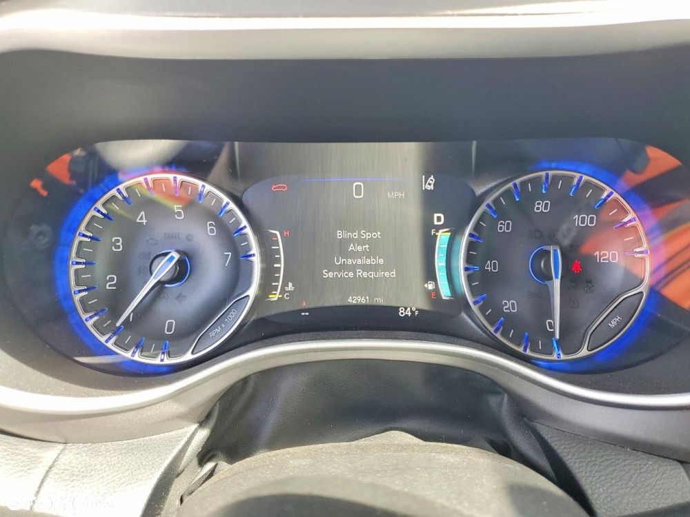 Chrysler Pacifica - 12