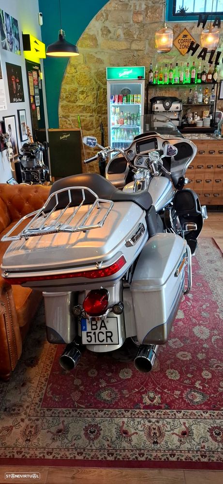 Harley-Davidson Road Glide CVO - 4