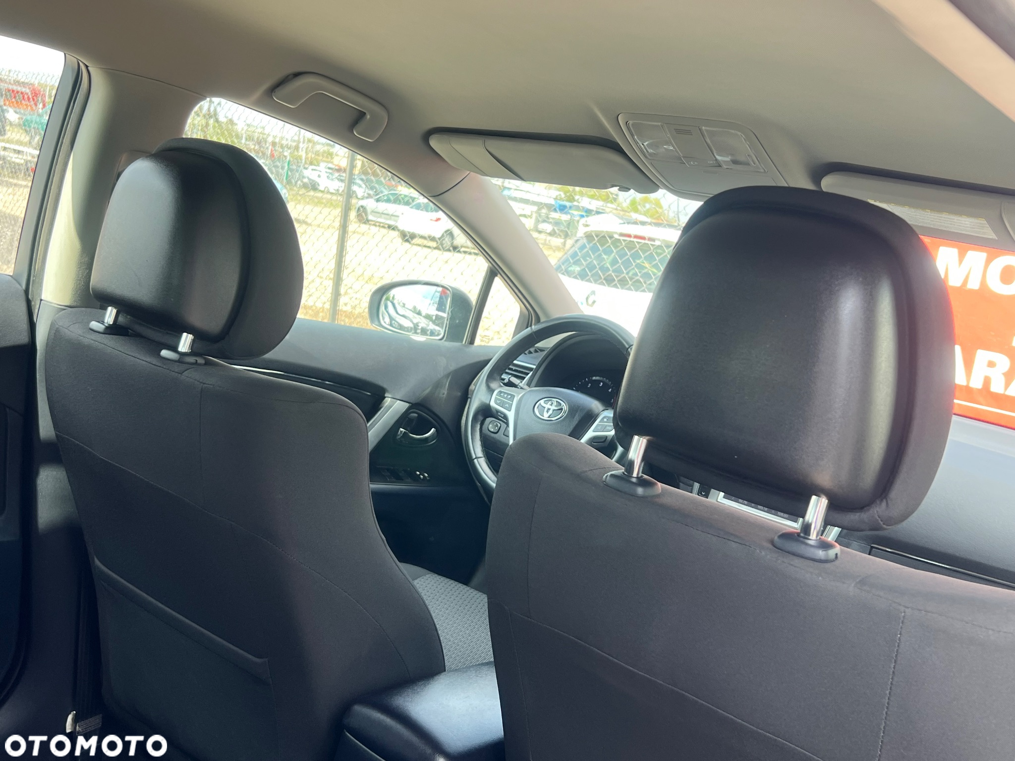Toyota Avensis 2.0 D-4D Premium - 9