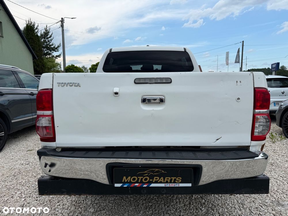Toyota Hilux - 2