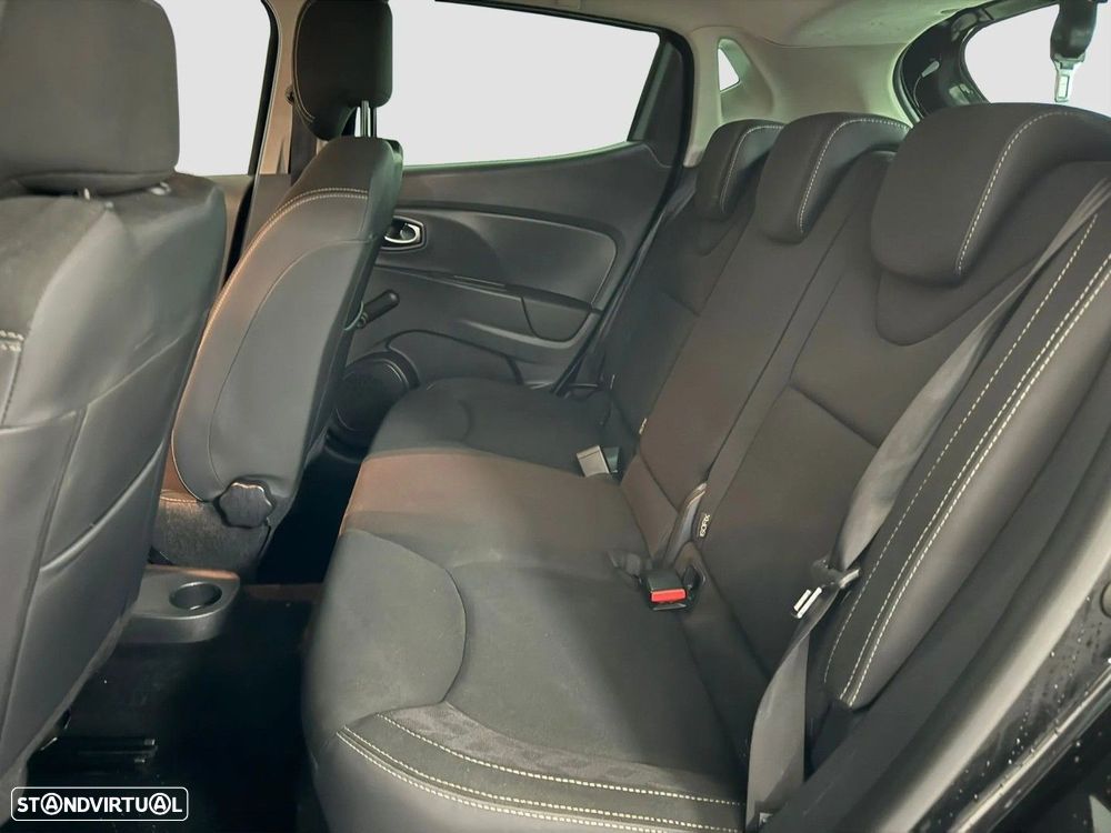 Renault Clio - 8