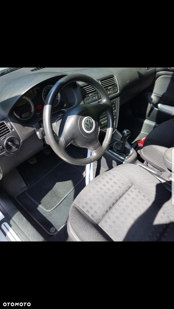 Volkswagen Bora 1.6 - 4