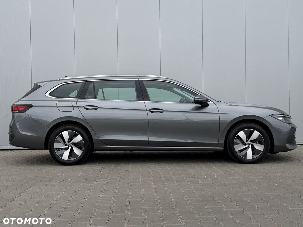 Volkswagen Passat - 11