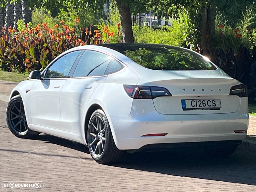 Tesla Model 3 - 5
