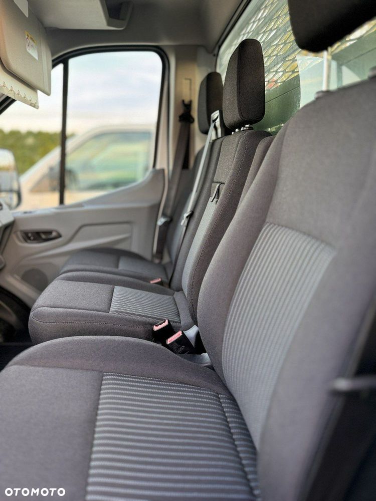 Ford Transit - 12