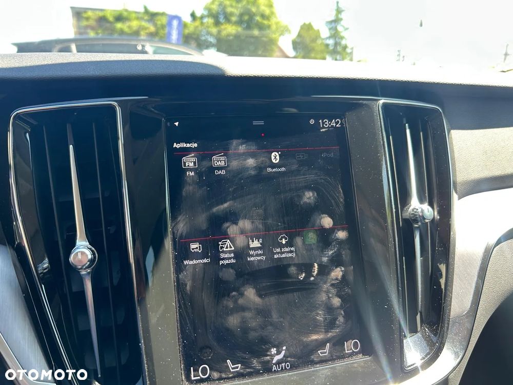 Volvo V60 B4 D Plus Dark - 37