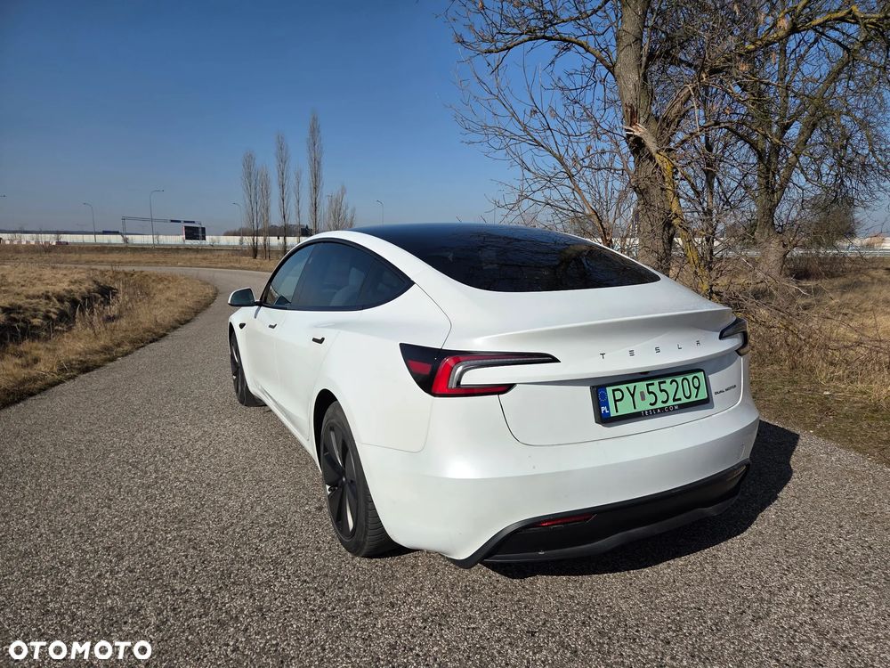 Tesla Model 3 2023 photo 3