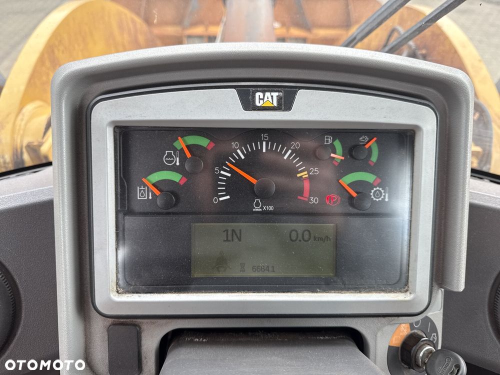 Caterpillar CAT 962M - 11