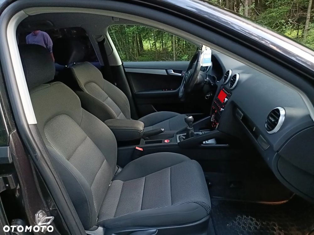 Audi A3 Sportback 2.0 TDI DPF Ambiente - 12