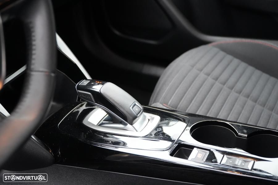 Peugeot 2008 1.2 PureTech Active EAT8 - 9