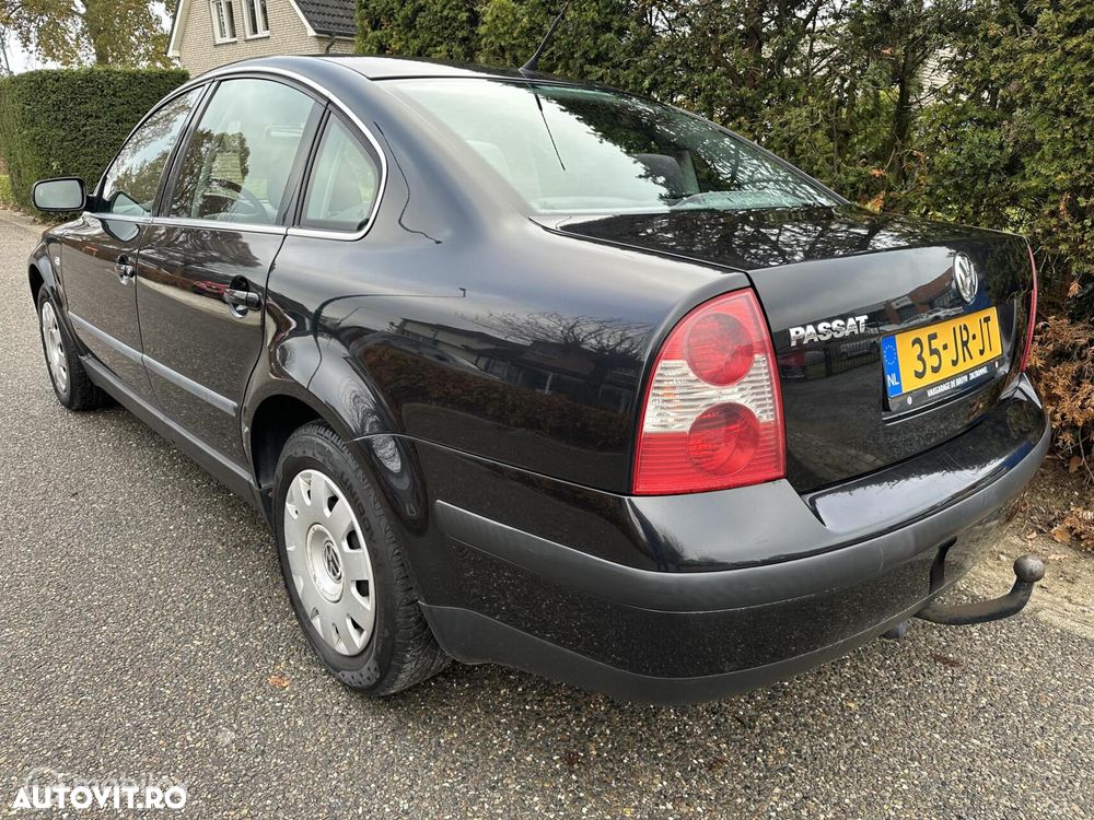 Volkswagen Passat 1.6 Comfortline Family - 5