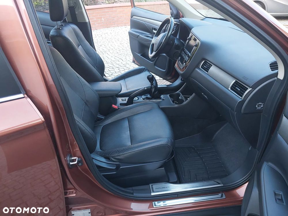 Mitsubishi Outlander 2.2 DI-D 4WD Diamant Edition - 15
