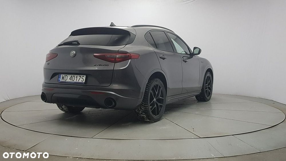 Alfa Romeo Stelvio - 7