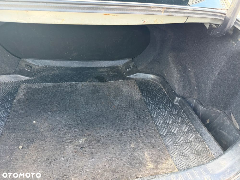 Toyota Avensis 1.6 VVT-i Luna - 7