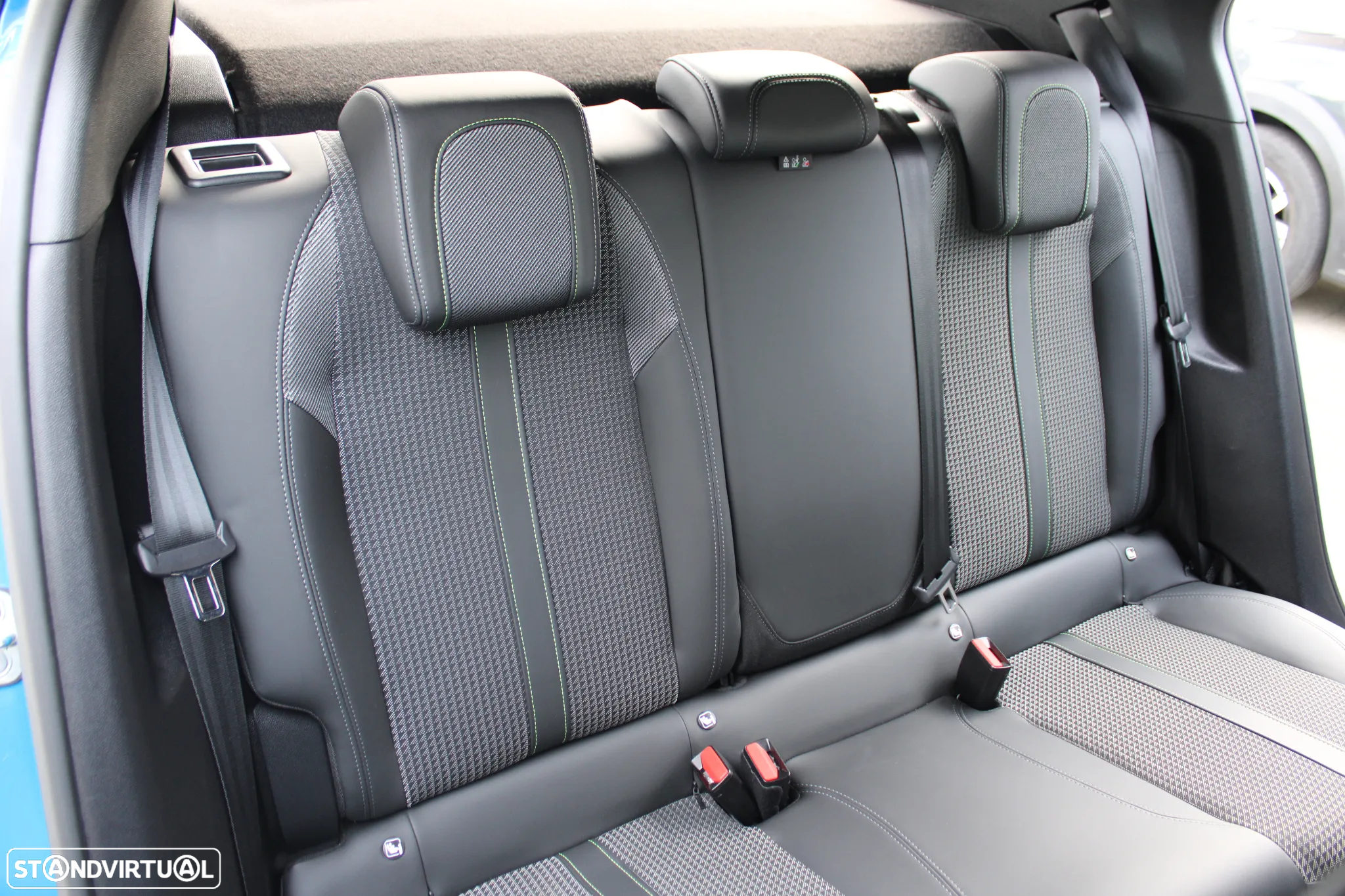 Peugeot 2008 1.5 BlueHDi GT Pack EAT8 - 33