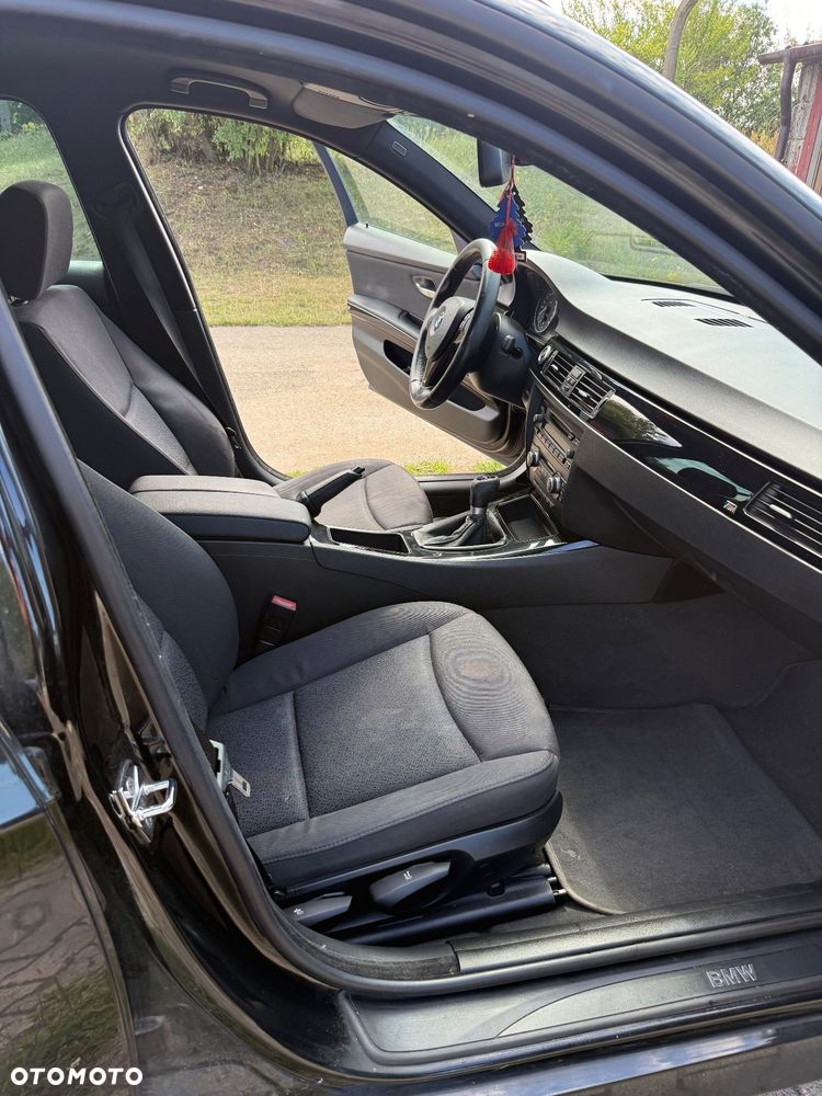 BMW Seria 3 318i - 8