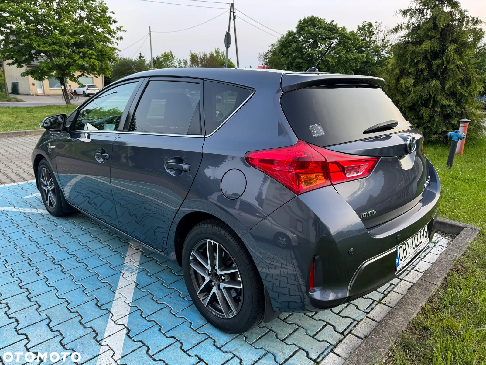 Toyota Auris Hybrid 135 Premium - 4