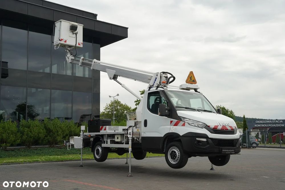 Iveco DAILY 35-120 / ZWYŻKA / PODNOŚNIK KOSZOWY MULTITEL MT 182 / 4 PODPORY / MANUAL / 2017 R - 3