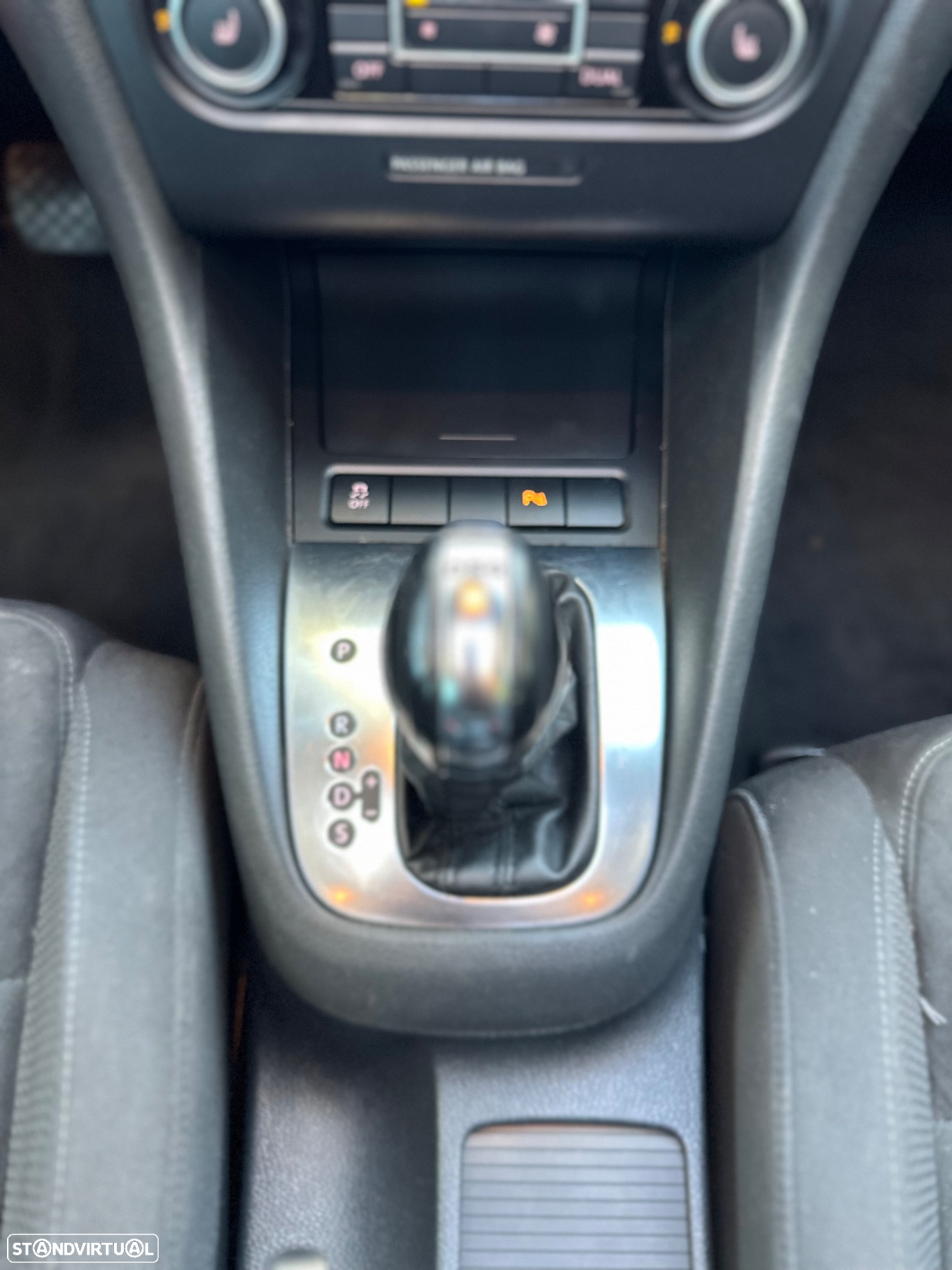 VW Golf 2.0 TDi BlueMotion Confortline DSG - 15