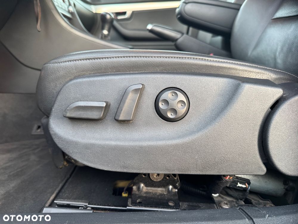 Audi A4 Limousine - 10