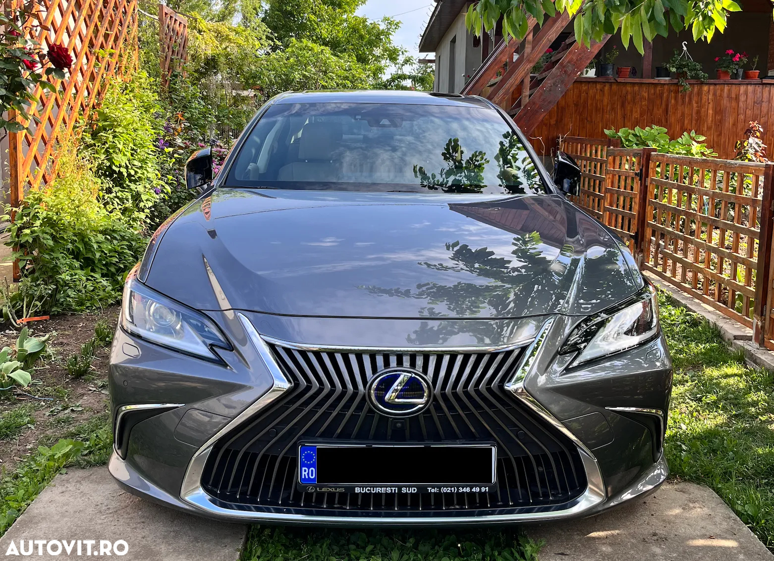 Lexus Seria ES 300h 2.5 TNGA HV 25H- 4X2 CVT Executive - 3