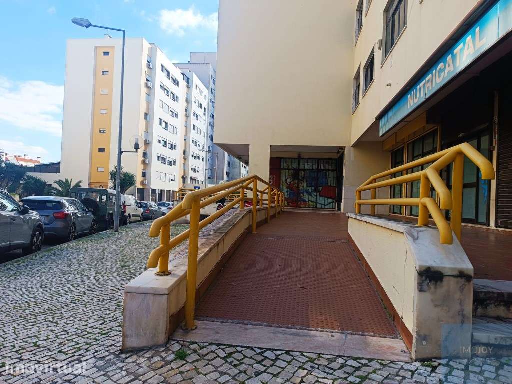 Espaço Comercial 300 m2 com Estacionamento Privativo em Benfica - Grande imagem: 5/25