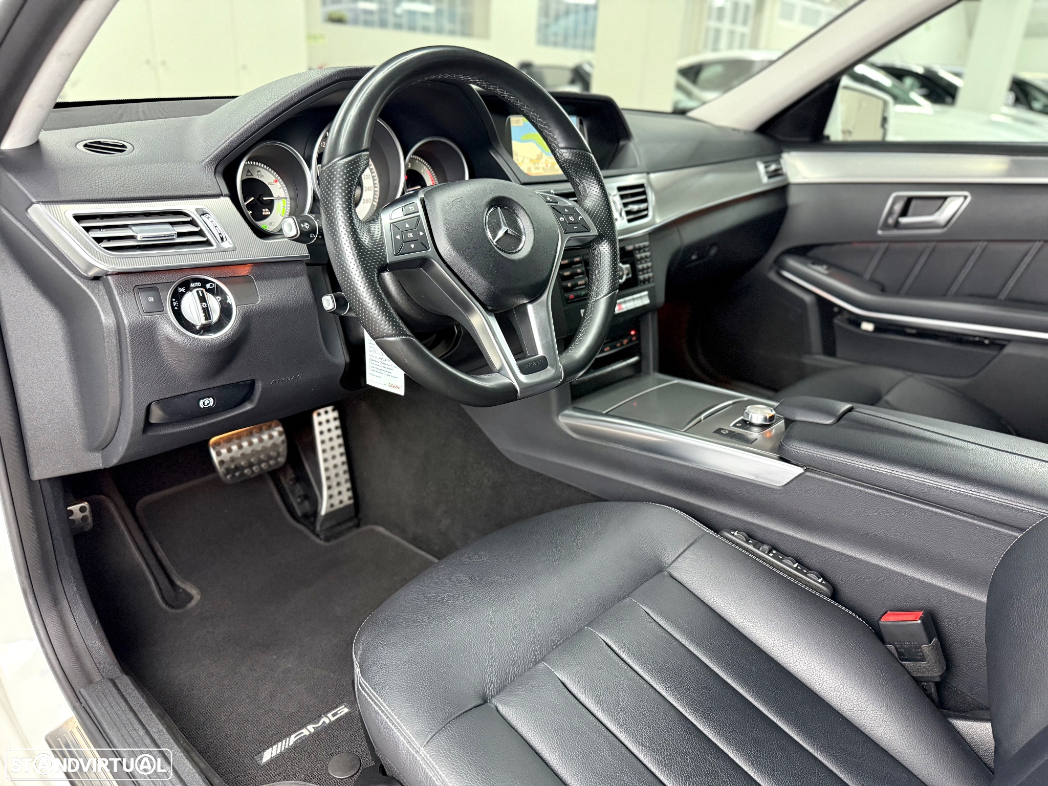Mercedes-Benz E 300 Bluetec Hybrid Avantgarde - 23