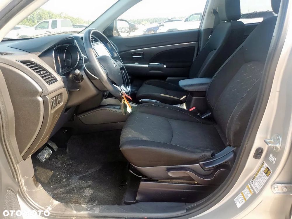 Mitsubishi ASX - 7