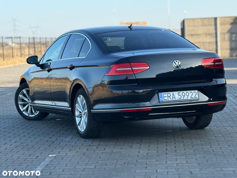 Volkswagen Passat 1.6 TDI SCR DSG - 9