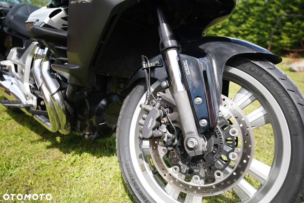 Honda CTX - 11