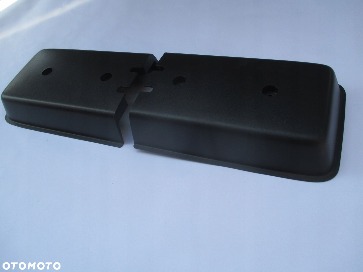 Osłony tylnych lamp do belki VW T5 T6 7F0825271 komplet LP 7F0825271 - 2
