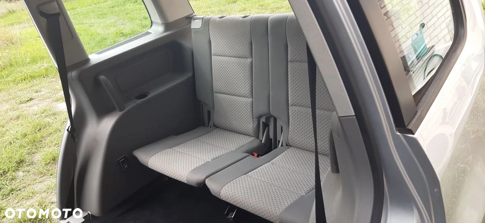 Volkswagen Touran 1.9 TDI Conceptline - 14