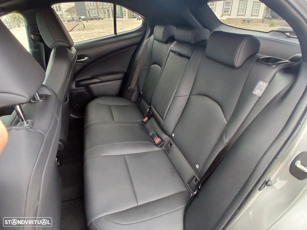 Lexus UX 250h Sport (Ecrã 12.3) - 20
