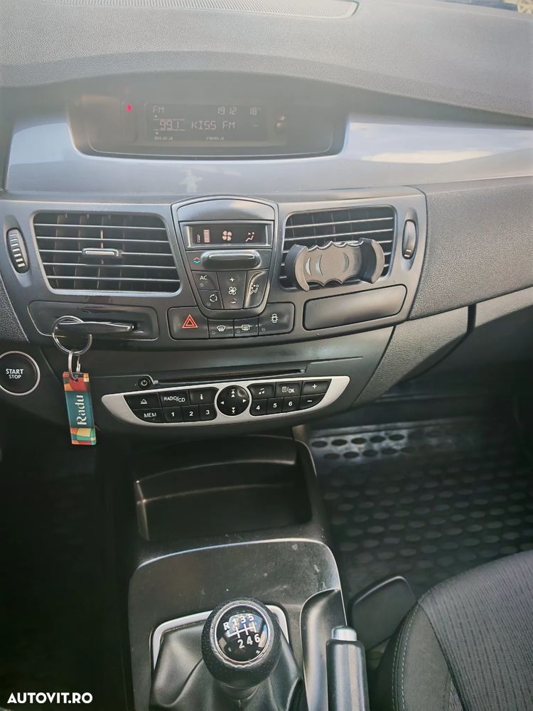 Renault Laguna dCi 110 FAP Dynamique - 11